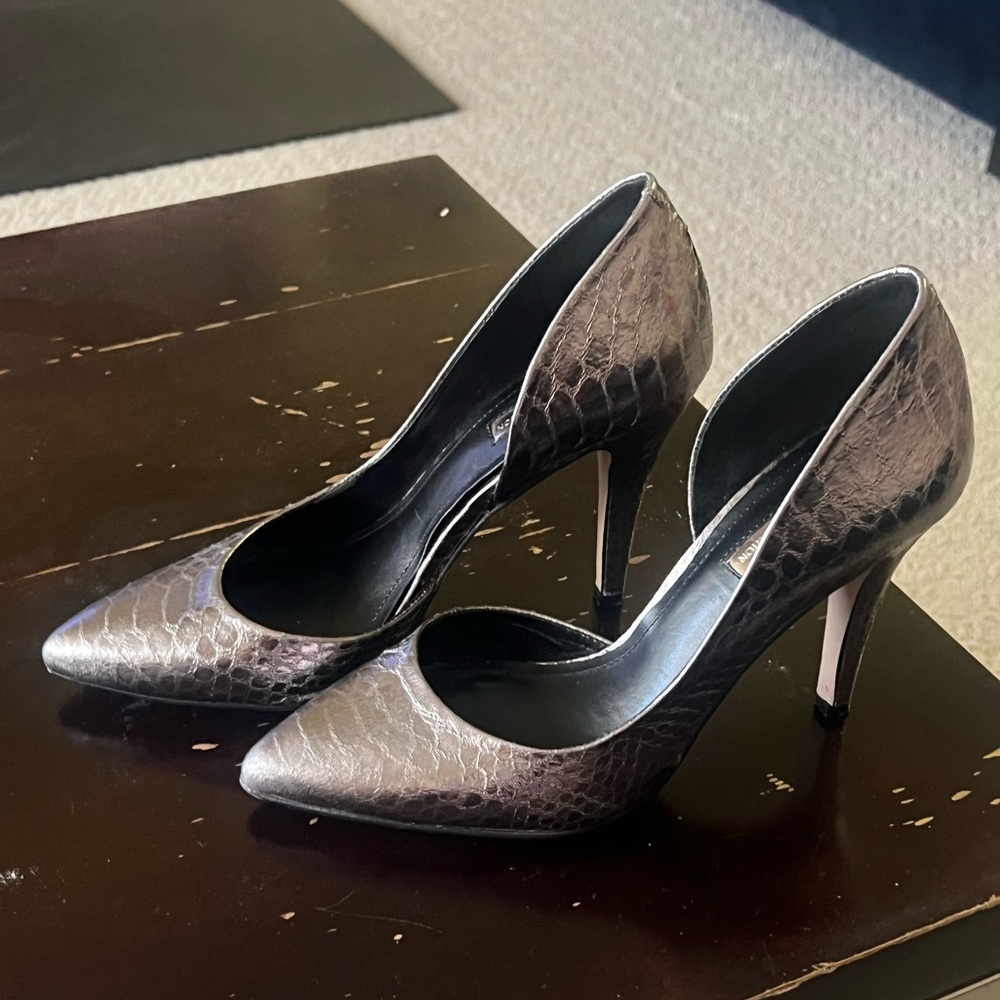 Bcbg Elegant Women's Pointed Toe High Heels in Metallic silver